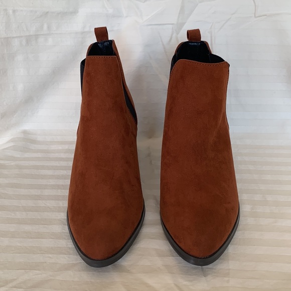 Forever 21 6 Ladies Burnt Brown Ankle Booties NWOT - Picture 2 of 8